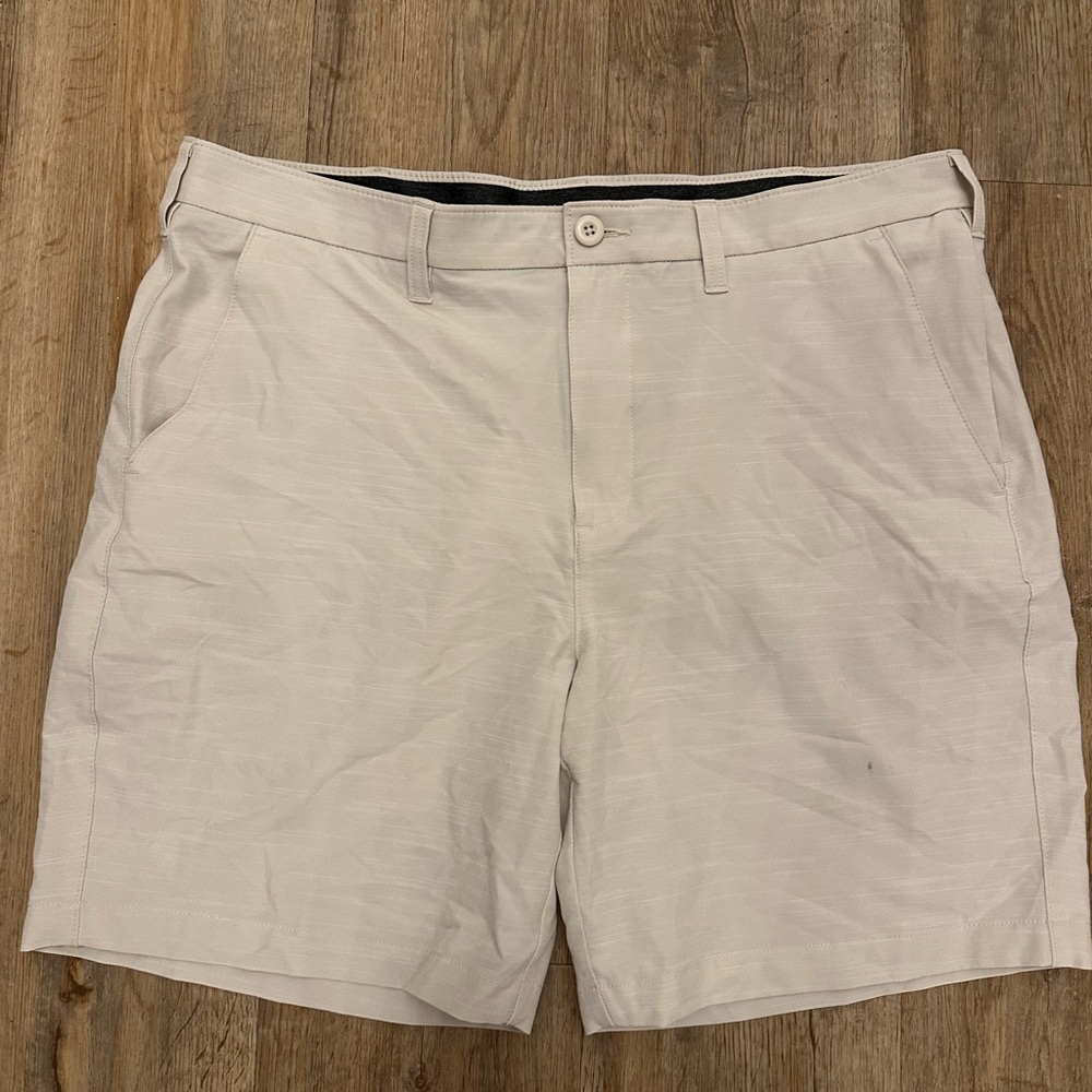 Apt. 9 Men's Tan Flat Front Shorts